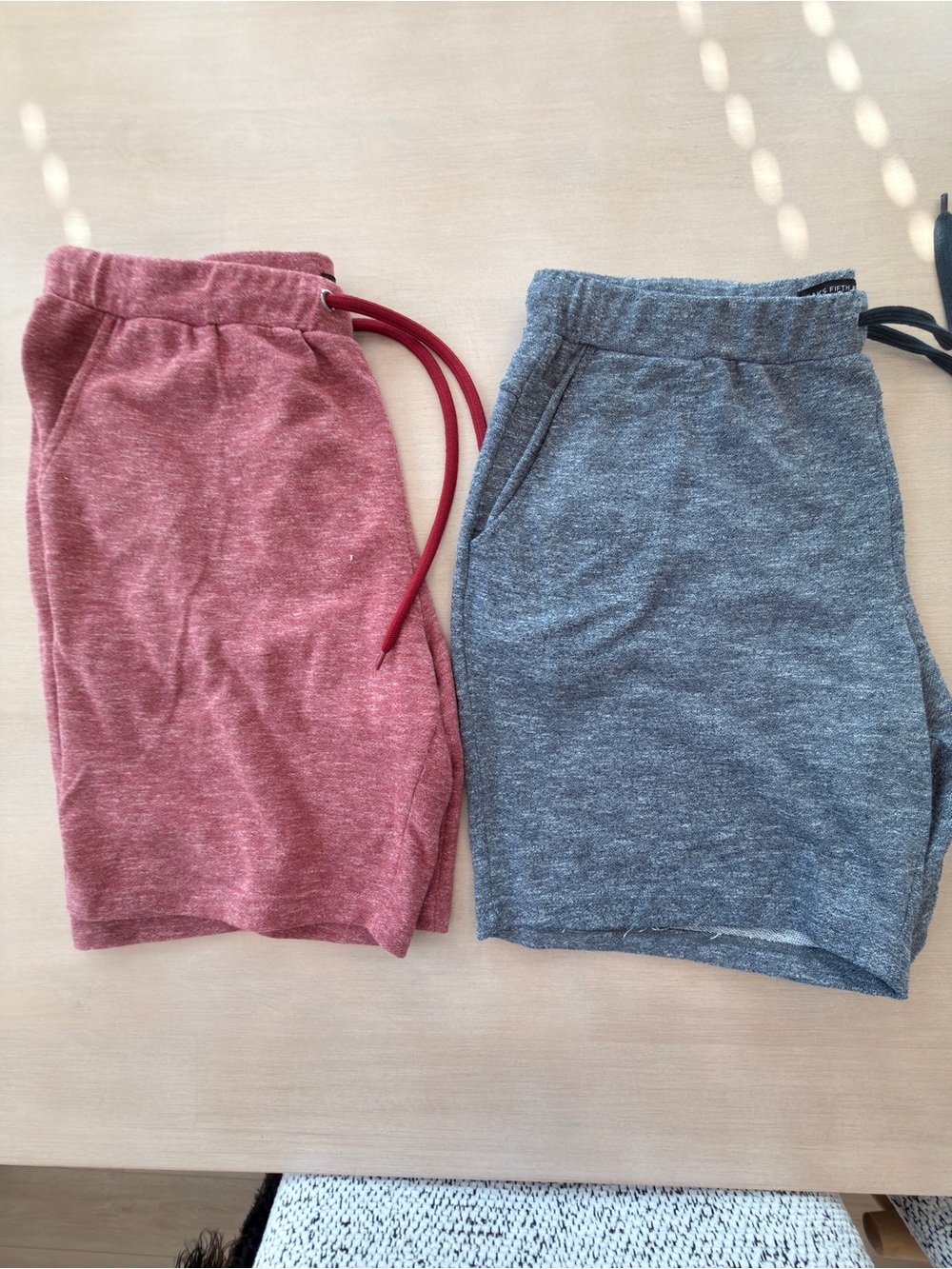 Saks Fifth Avenue Red and Gray Heather Men's Casual Drawstring (2) Shorts - XL
